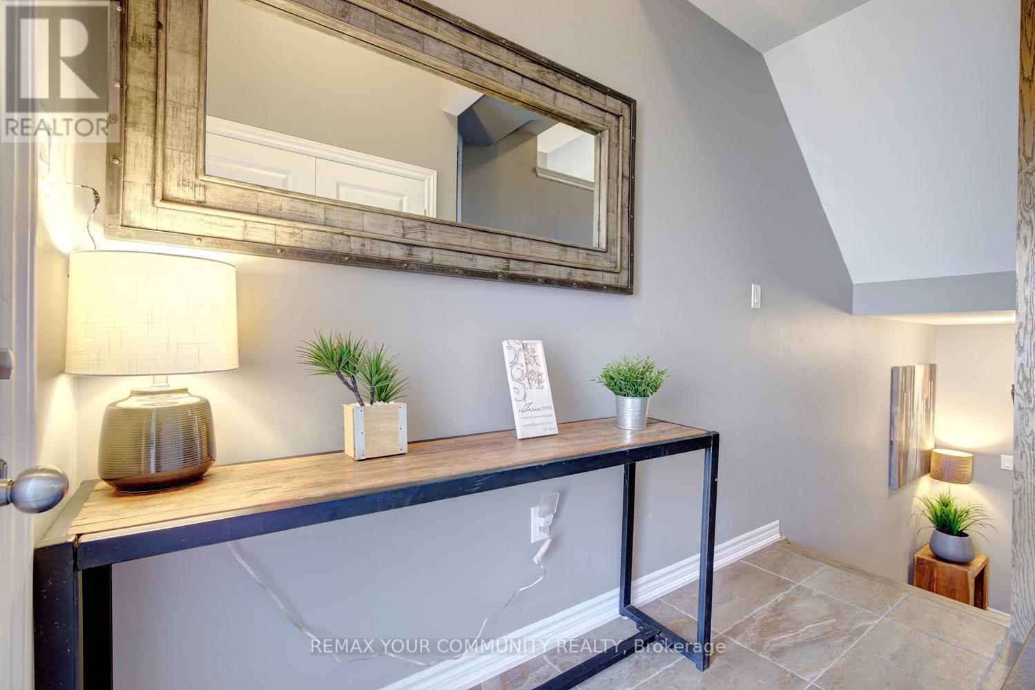 231 Appleton Court, Newmarket, Ontario  L3Y 0B8 - Photo 5 - N13166302