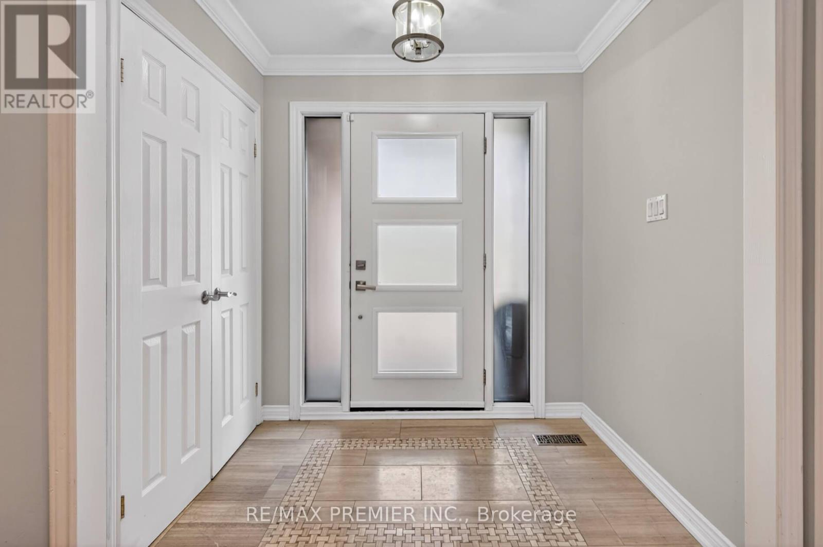 248 Forest Drive, Vaughan, Ontario  L4L 3T5 - Photo 4 - N13166324