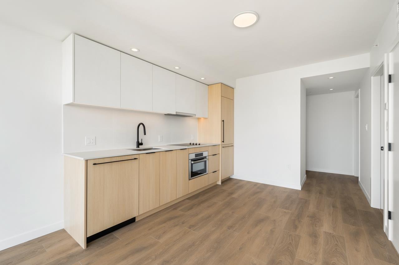 2212 13738 Central Avenue, Surrey, British Columbia  V3T 4H2 - Photo 9 - R3122035