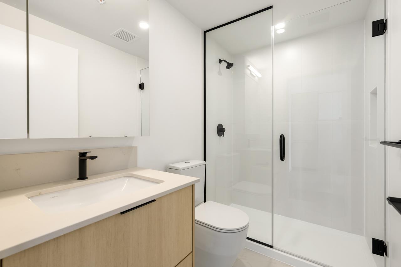 2212 13738 Central Avenue, Surrey, British Columbia  V3T 4H2 - Photo 16 - R3122035