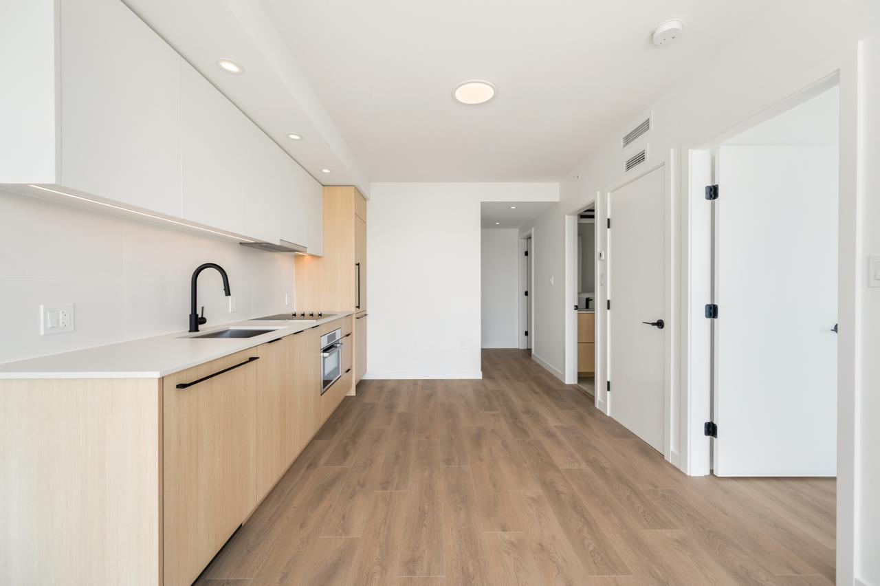 2212 13738 Central Avenue, Surrey, British Columbia  V3T 4H2 - Photo 7 - R3122035