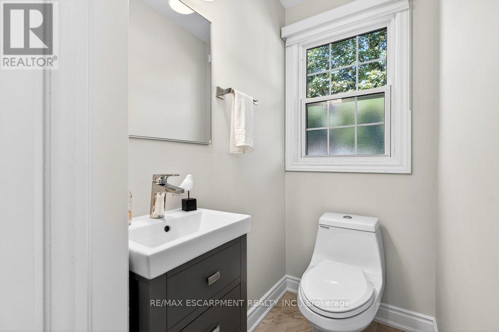 350 East Side Crescent, Burlington, Ontario  L7R 3G9 - Photo 17 - W13166330