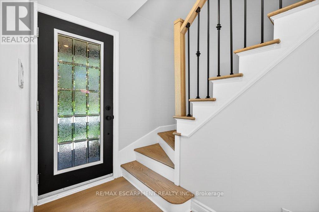 350 East Side Crescent, Burlington, Ontario  L7R 3G9 - Photo 19 - W13166330