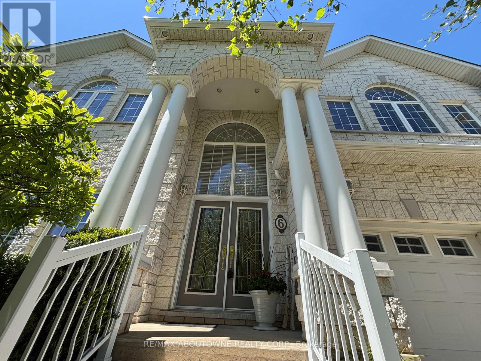 6 FOURSEASONS DRIVE, Hamilton, Ontario