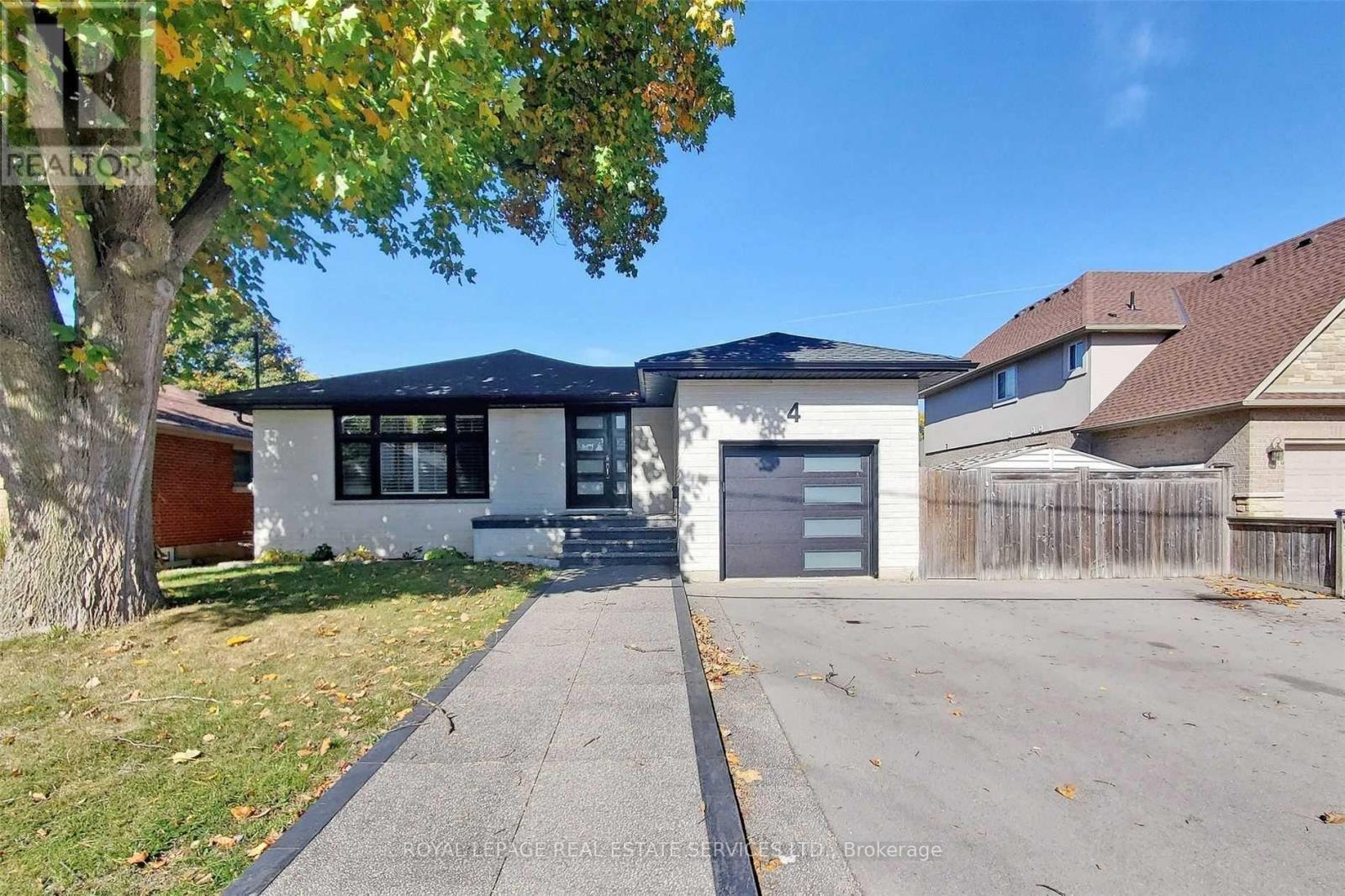 4 MCMASTER AVENUE, Hamilton, Ontario