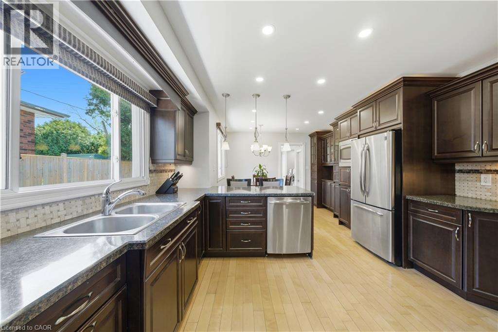 82 Stoney Brook Drive, Stoney Creek, Ontario  L8G 3V6 - Photo 9 - 40832855