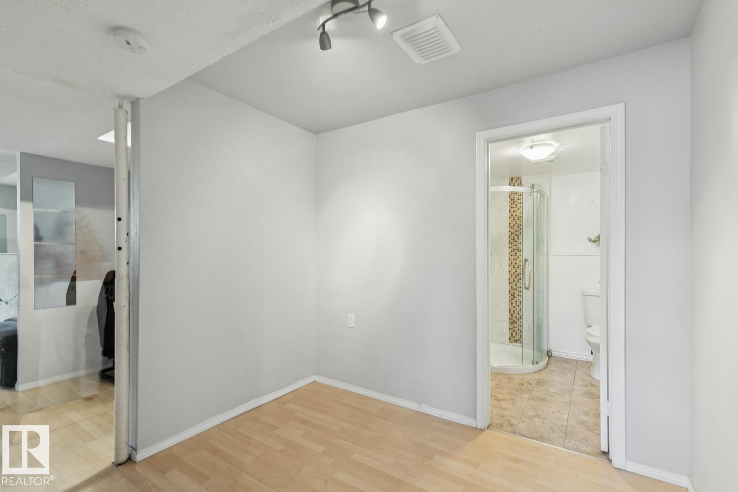 1871 45 St Nw Nw, Edmonton, Alberta  T6L 2S6 - Photo 33 - E4489639