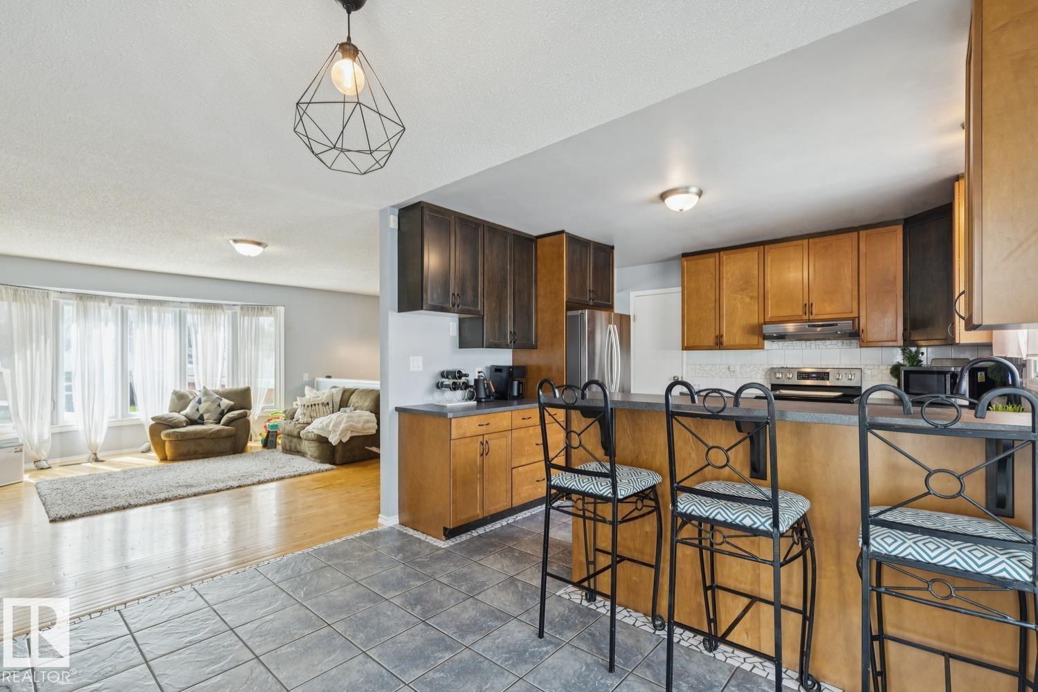 1871 45 St Nw Nw, Edmonton, Alberta  T6L 2S6 - Photo 10 - E4489639
