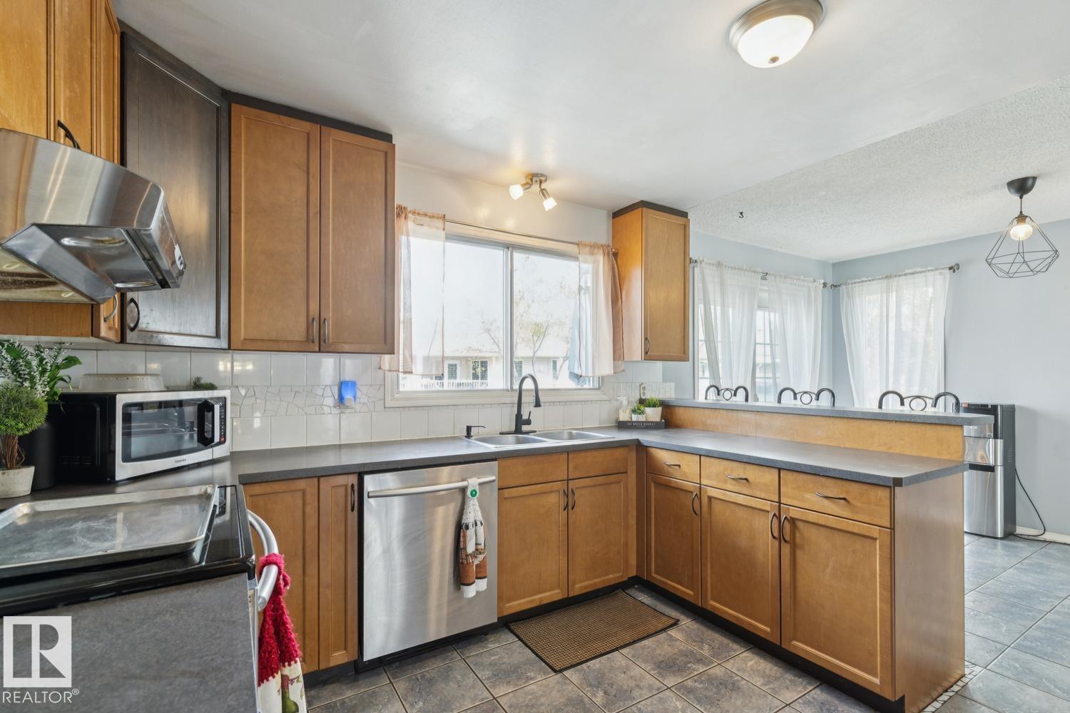 1871 45 St Nw Nw, Edmonton, Alberta  T6L 2S6 - Photo 13 - E4489639