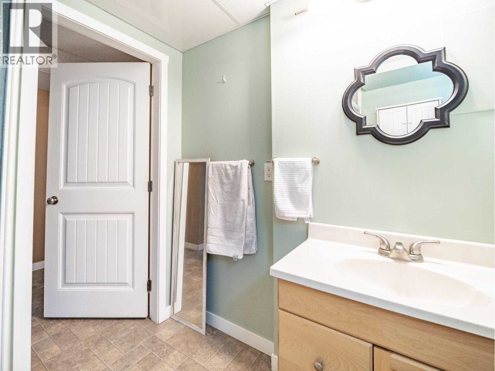 588 Durango Drive, Kamloops, British Columbia  V2C 6Y5 - Photo 29 - 10388141