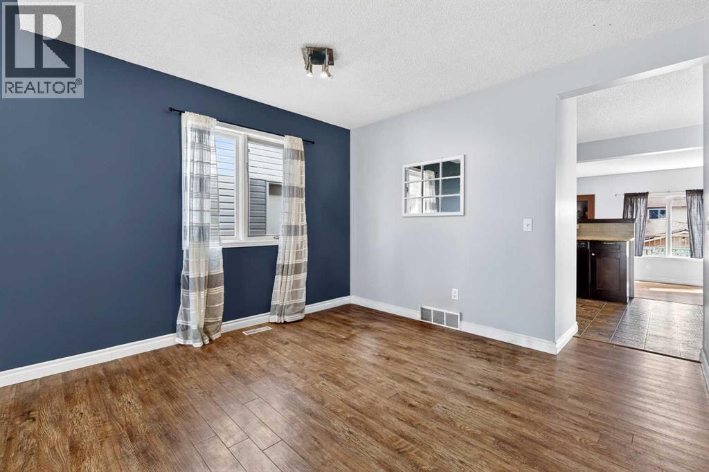 32 Millrise Crescent SW, Calgary, Alberta  T2Y 2H6 - Photo 9 - A2309420