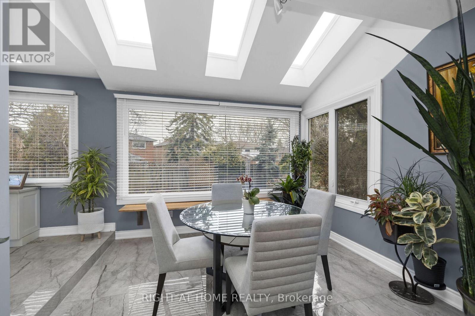 3038 Hillis Court, Mississauga, Ontario  L5N 5A4 - Photo 17 - W12994134