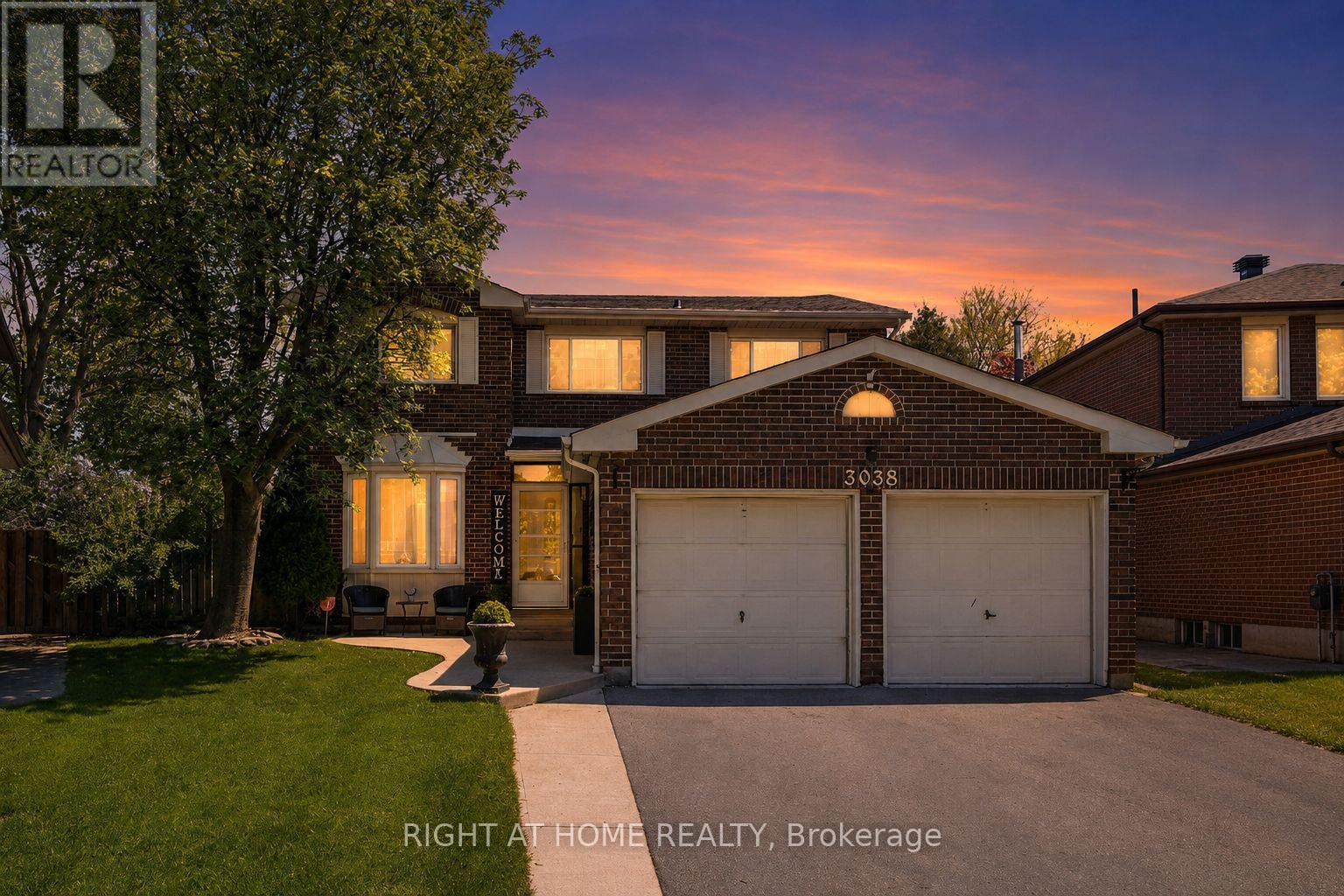 3038 Hillis Court, Mississauga, Ontario  L5N 5A4 - Photo 50 - W12994134