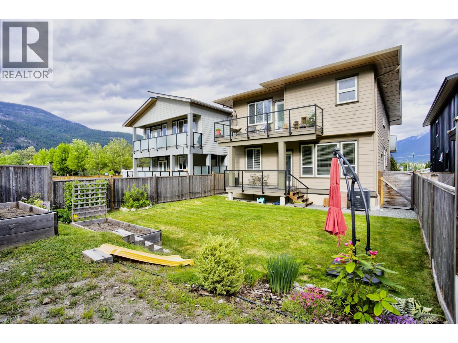 2004 Tiyata Boulevard, Pemberton, British Columbia  V0N 2L0 - Photo 29 - R3127182