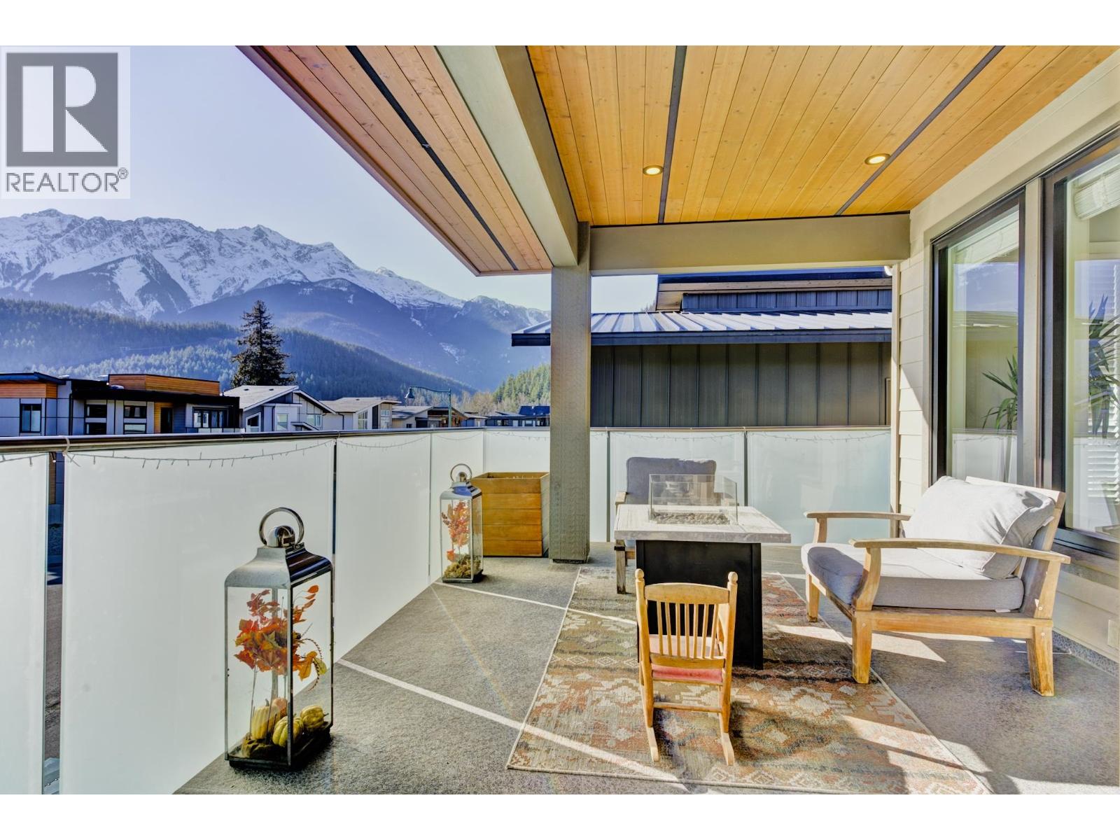 2004 Tiyata Boulevard, Pemberton, British Columbia  V0N 2L0 - Photo 9 - R3127182
