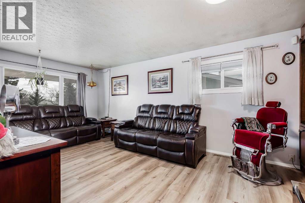 2021 38 Street SE, Calgary, Alberta  T2B 0Z5 - Photo 6 - A2304795