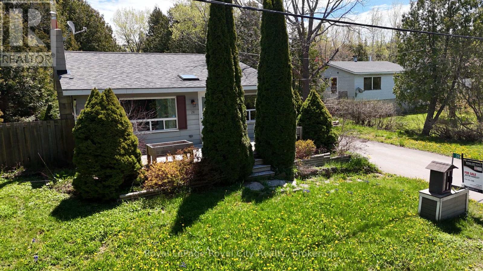 28 Harpur Drive, Northern Bruce Peninsula, Ontario  N0H 2R0 - Photo 4 - X12615240