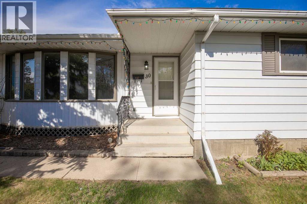 30 Odell Green, Red Deer, Alberta  T4P 1V4 - Photo 2 - A2313563
