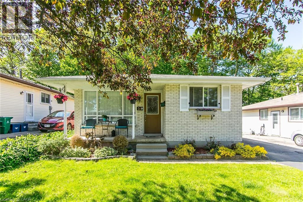 34 BLACKHORNE Crescent, Kitchener, Ontario