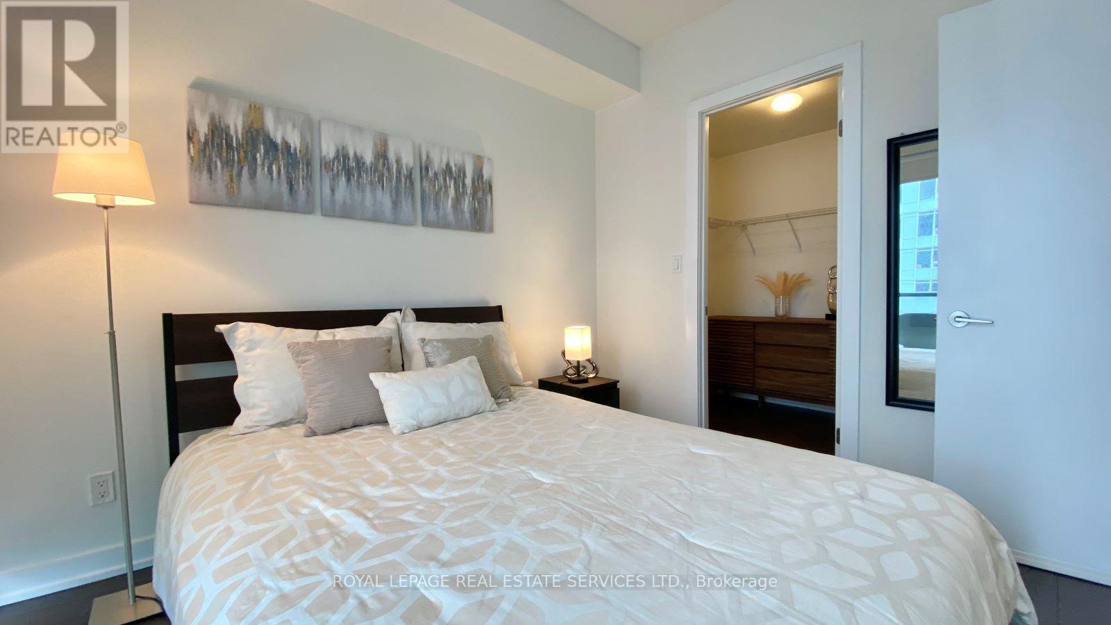 2107 - 20 Bruyeres Mews, Toronto, Ontario  M5V 0G8 - Photo 11 - C13166466