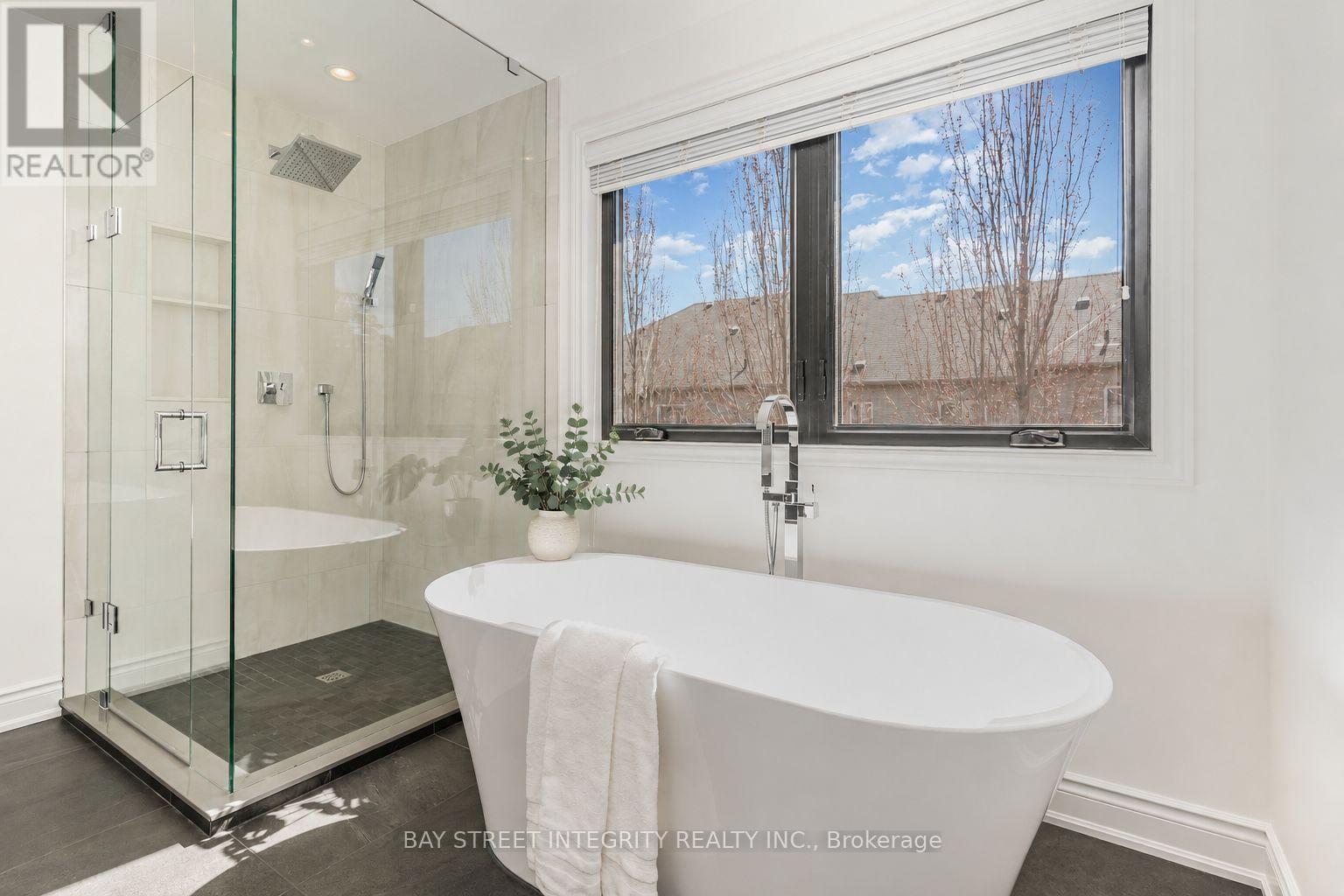 2364 Spring Meadow Way W, Oakville, Ontario L6M 0C1 - Photo 10 - W13074992