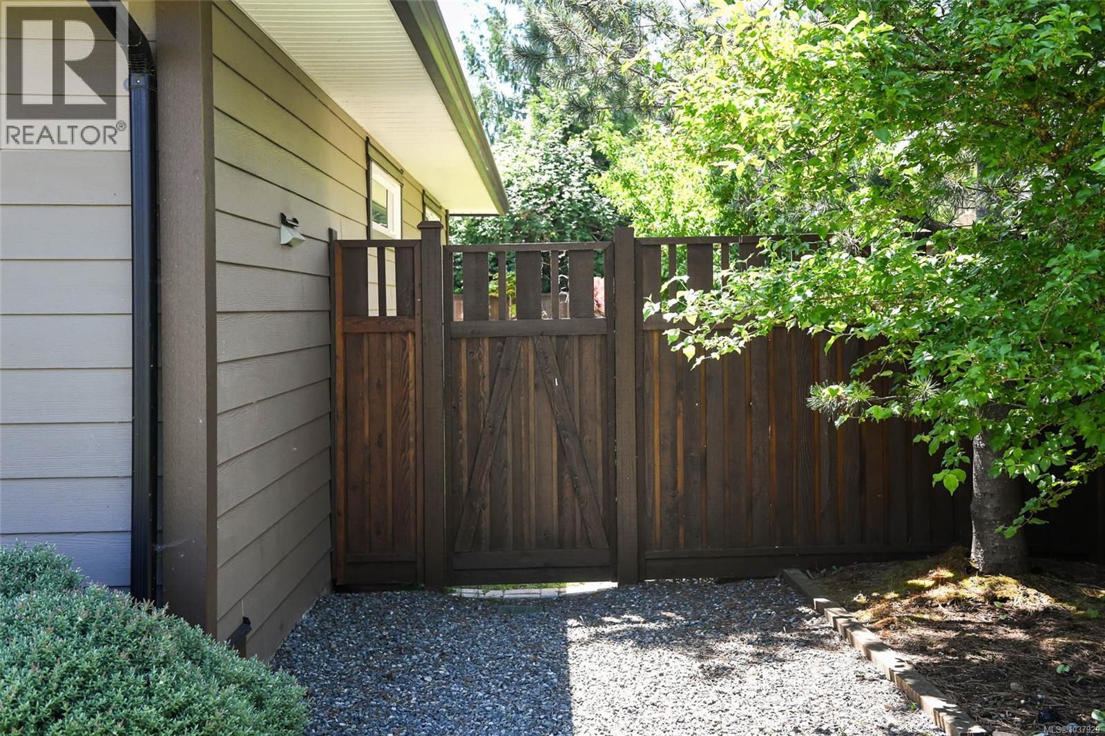 1 2030 Wallace Ave, Comox, British Columbia  V9M 1X3 - Photo 38 - 1037929