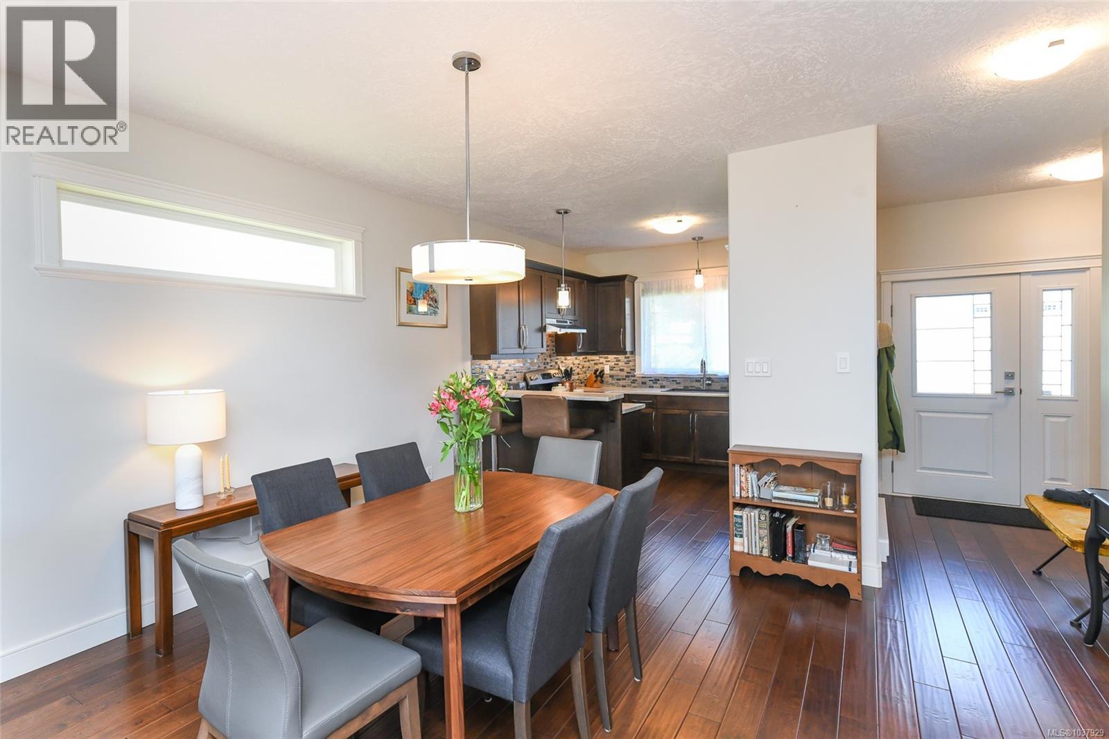 1 2030 Wallace Ave, Comox, British Columbia  V9M 1X3 - Photo 4 - 1037929