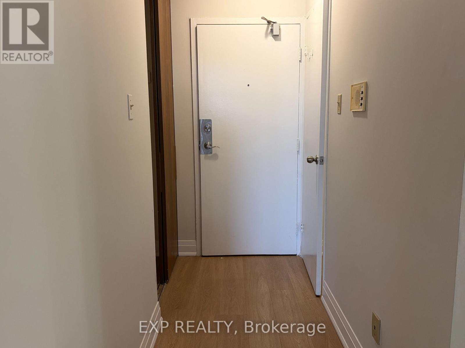 1005 - 975 Warwick Court, Burlington, Ontario  L7T 3Z7 - Photo 14 - W13166458