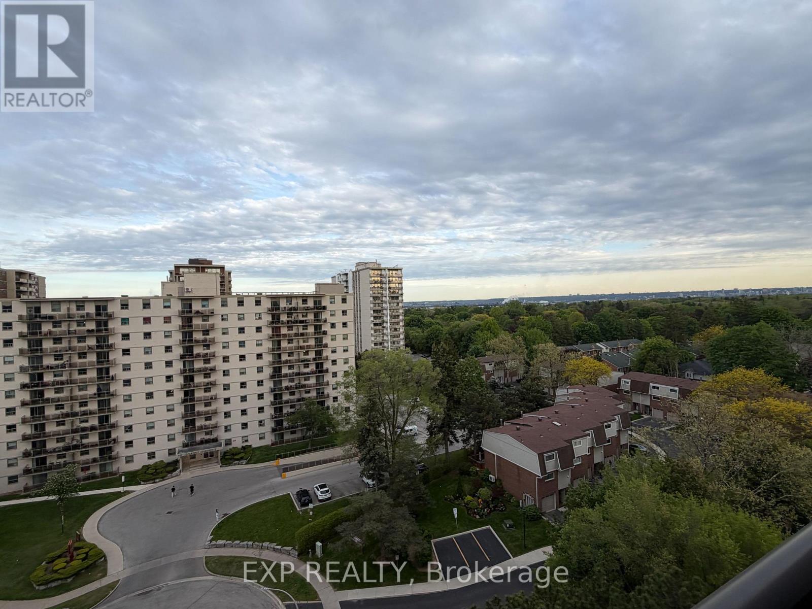 1005 - 975 Warwick Court, Burlington, Ontario  L7T 3Z7 - Photo 15 - W13166458