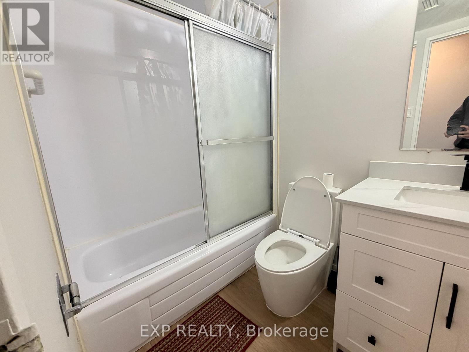 1005 - 975 Warwick Court, Burlington, Ontario  L7T 3Z7 - Photo 5 - W13166458