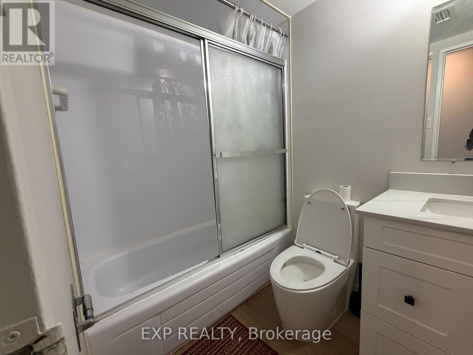 1005 - 975 Warwick Court, Burlington, Ontario  L7T 3Z7 - Photo 6 - W13166458