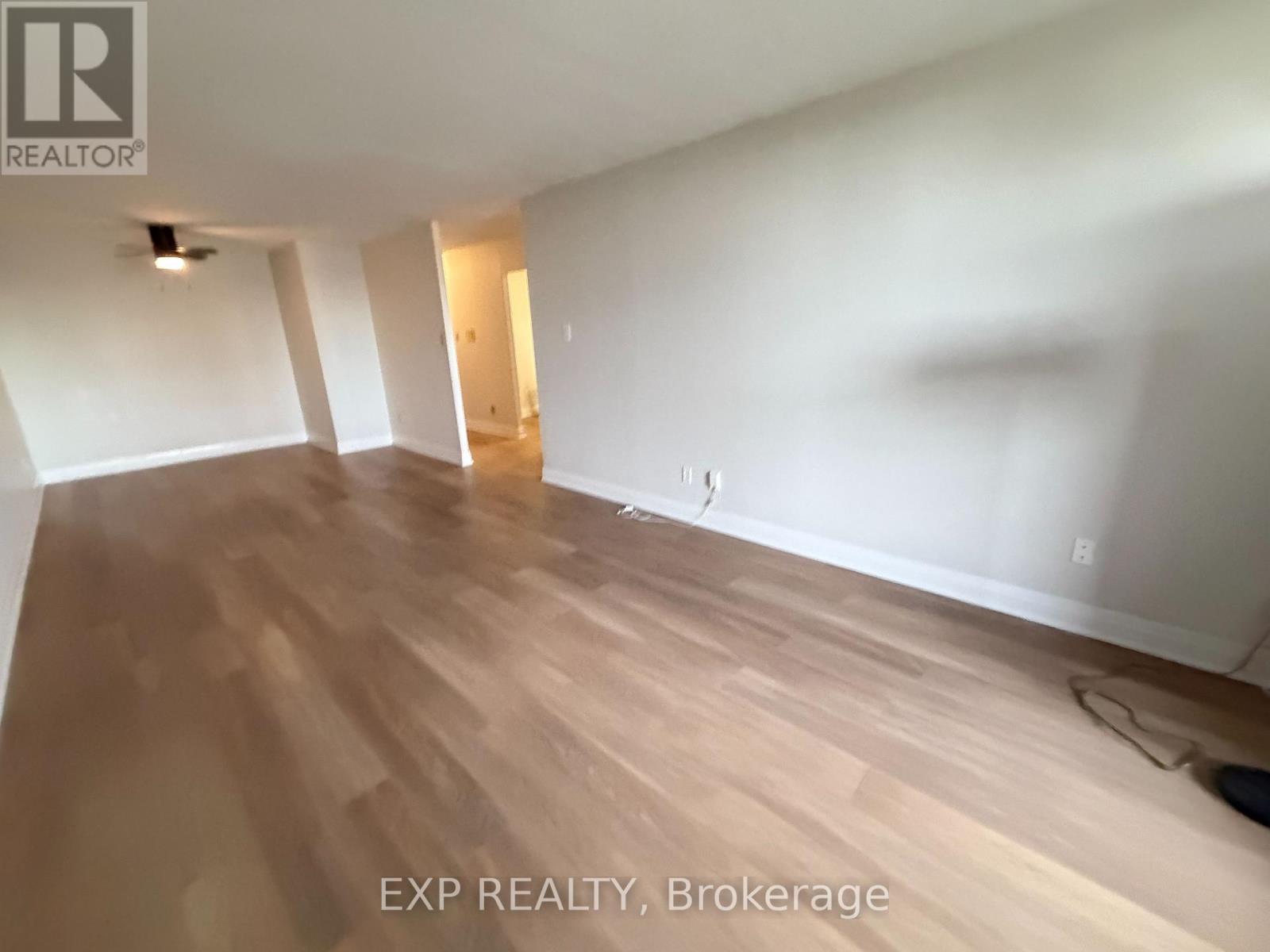 1005 - 975 Warwick Court, Burlington, Ontario  L7T 3Z7 - Photo 7 - W13166458
