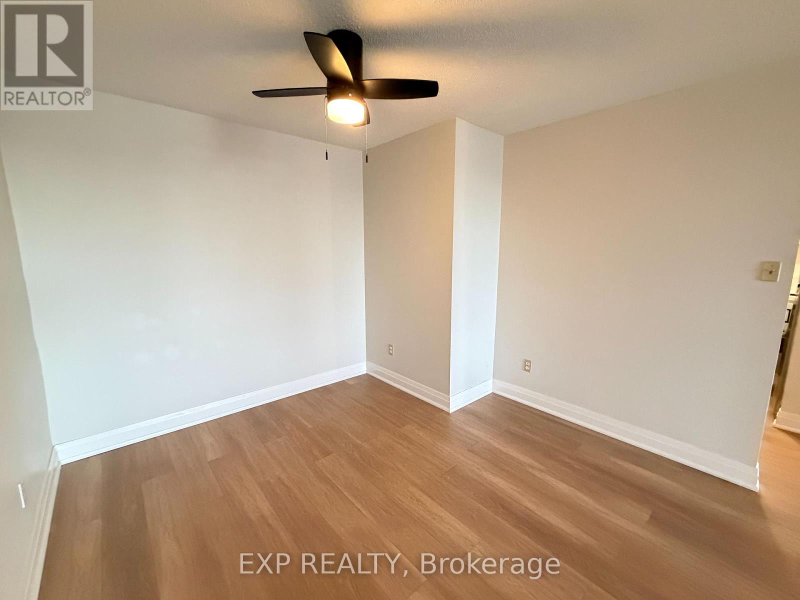 1005 - 975 Warwick Court, Burlington, Ontario  L7T 3Z7 - Photo 9 - W13166458