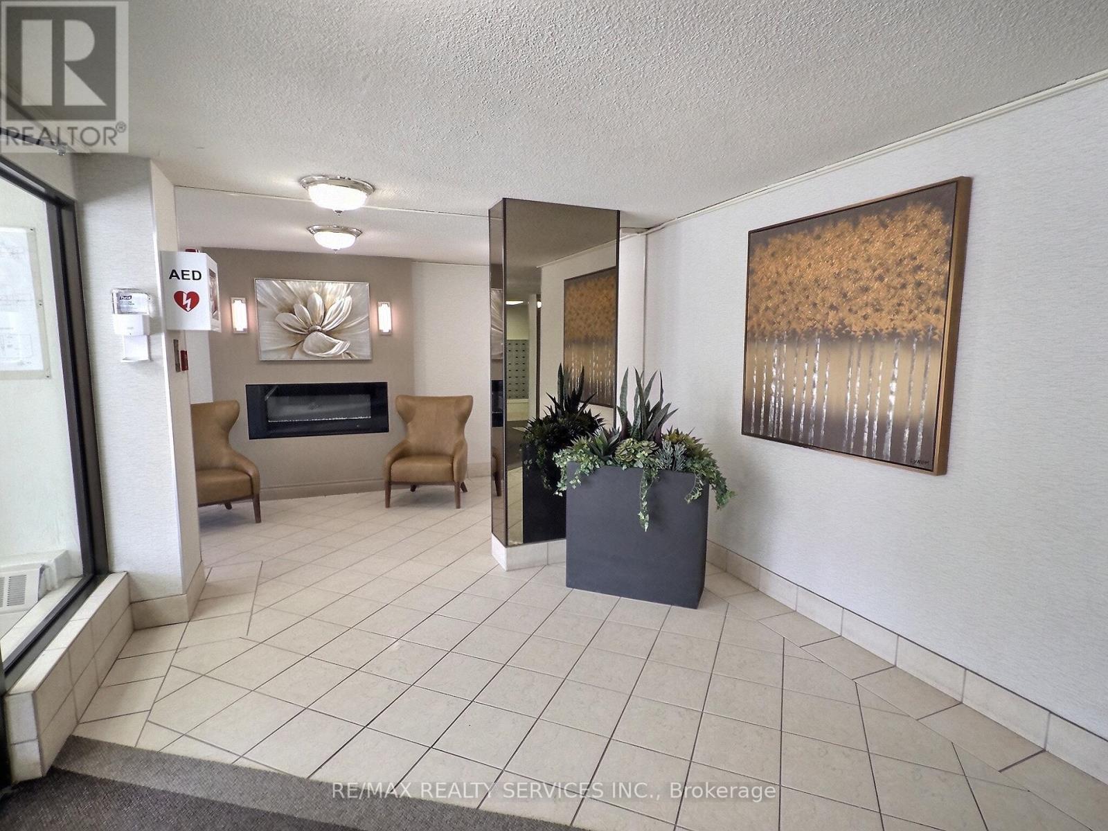 1812 - 18 Knightsbridge Road, Brampton, Ontario L6T 3X5 - Photo 4 - W13166460