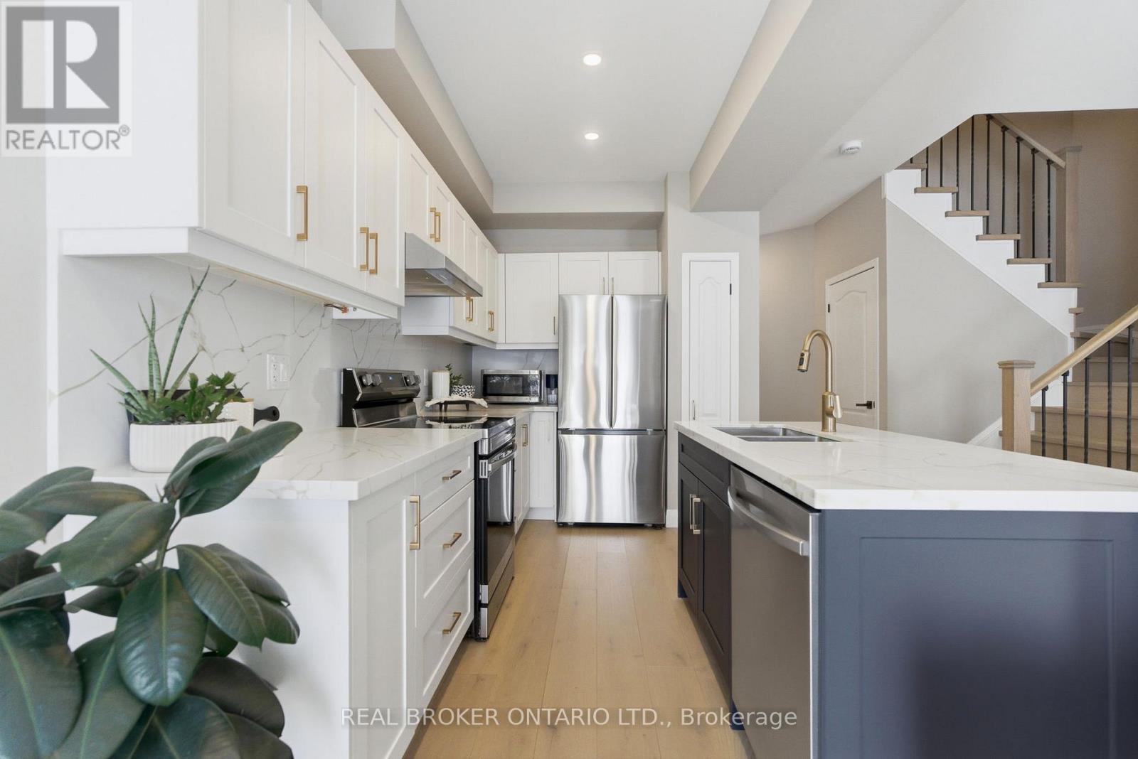 2426 Shadow Court, Oakville, Ontario  L6M 5G6 - Photo 13 - W13166494