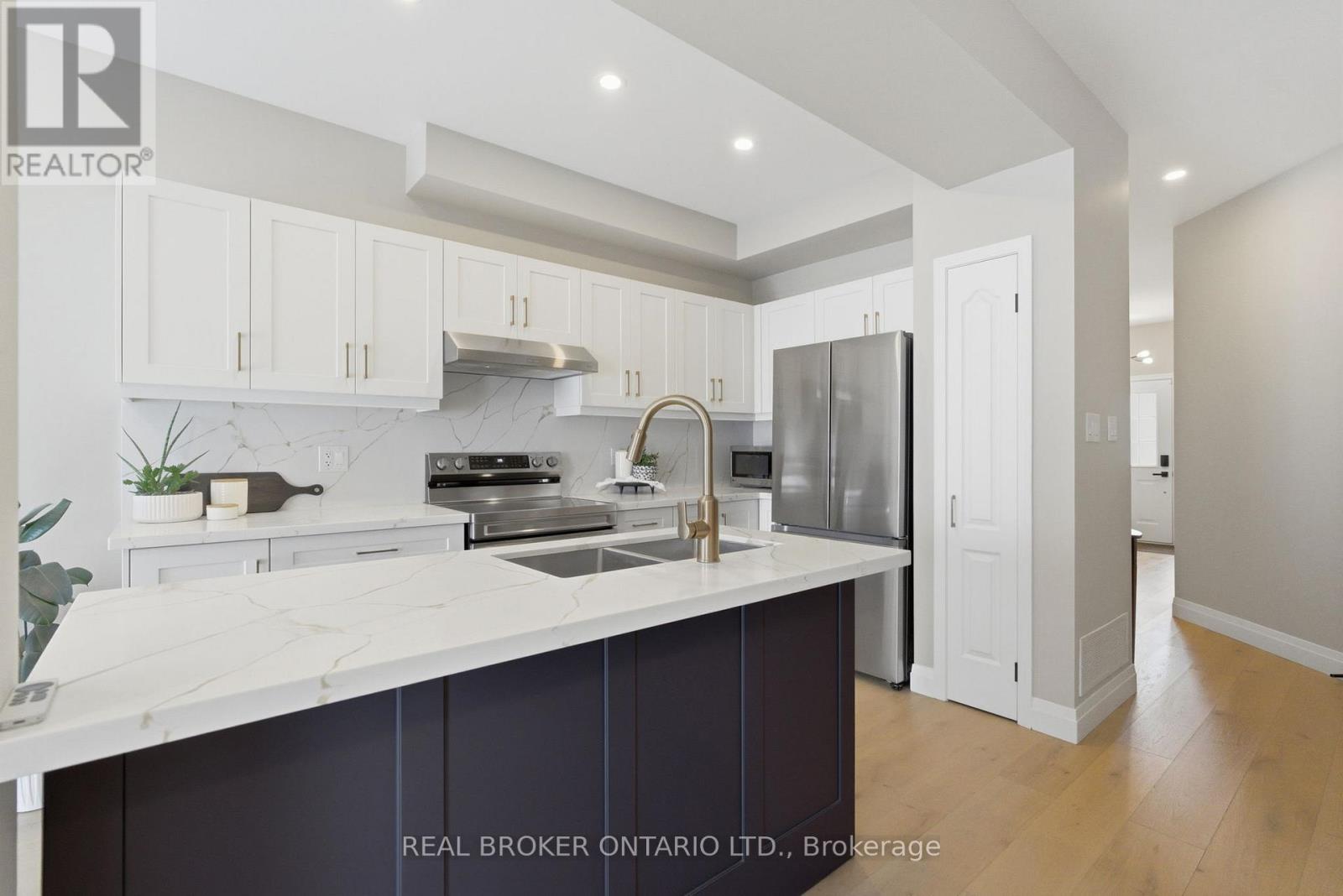 2426 Shadow Court, Oakville, Ontario  L6M 5G6 - Photo 17 - W13166494