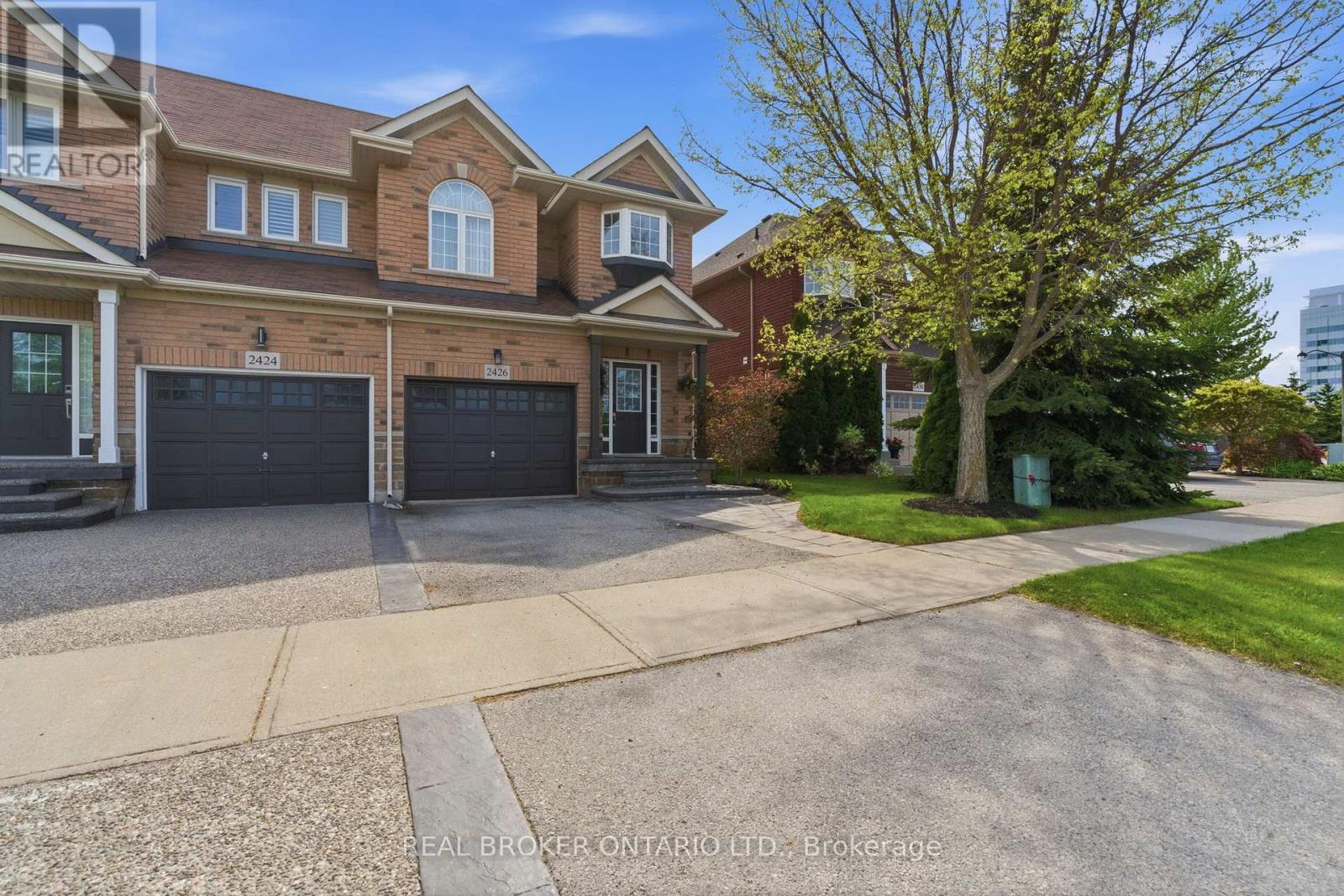 2426 Shadow Court, Oakville, Ontario  L6M 5G6 - Photo 2 - W13166494