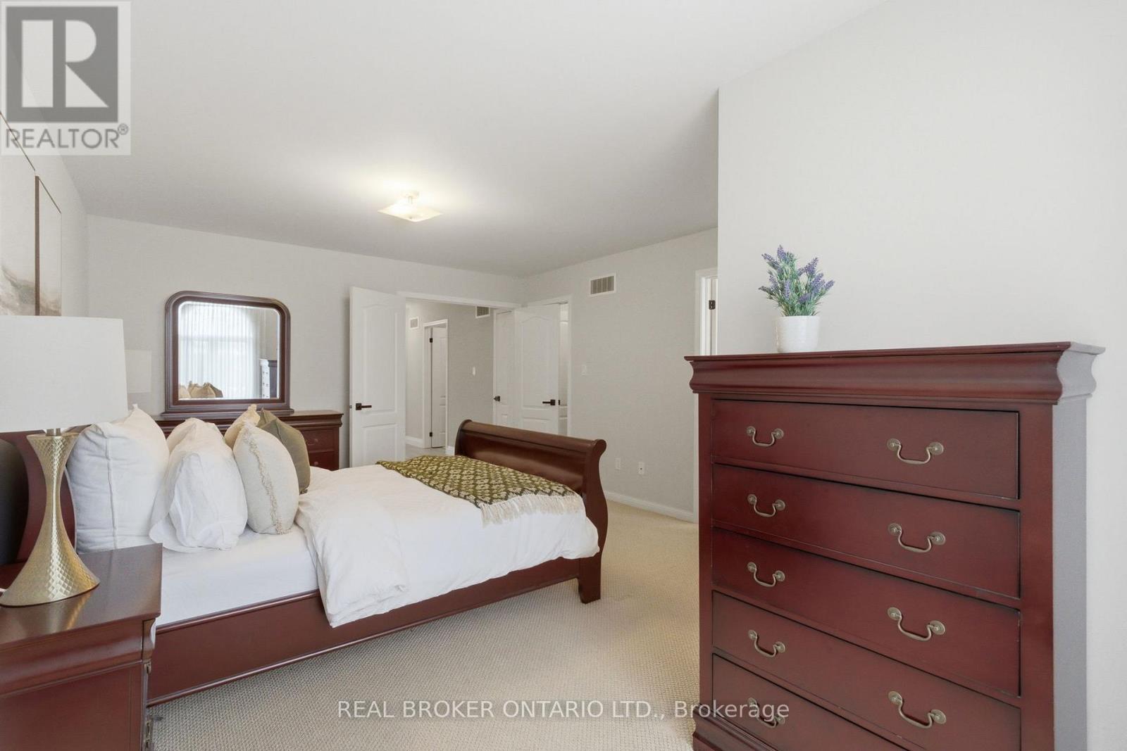 2426 Shadow Court, Oakville, Ontario  L6M 5G6 - Photo 33 - W13166494