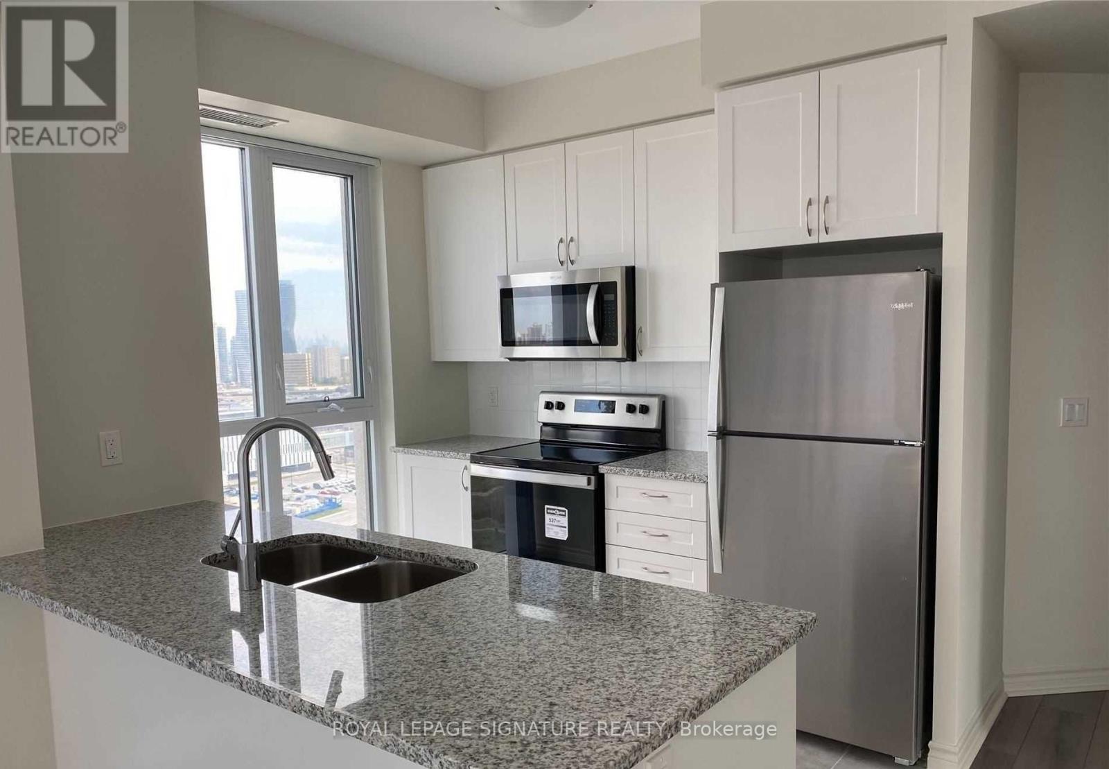 Ph216 - 349 Rathburn Road W, Mississauga, Ontario  L5B 0G9 - Photo 8 - W13166506