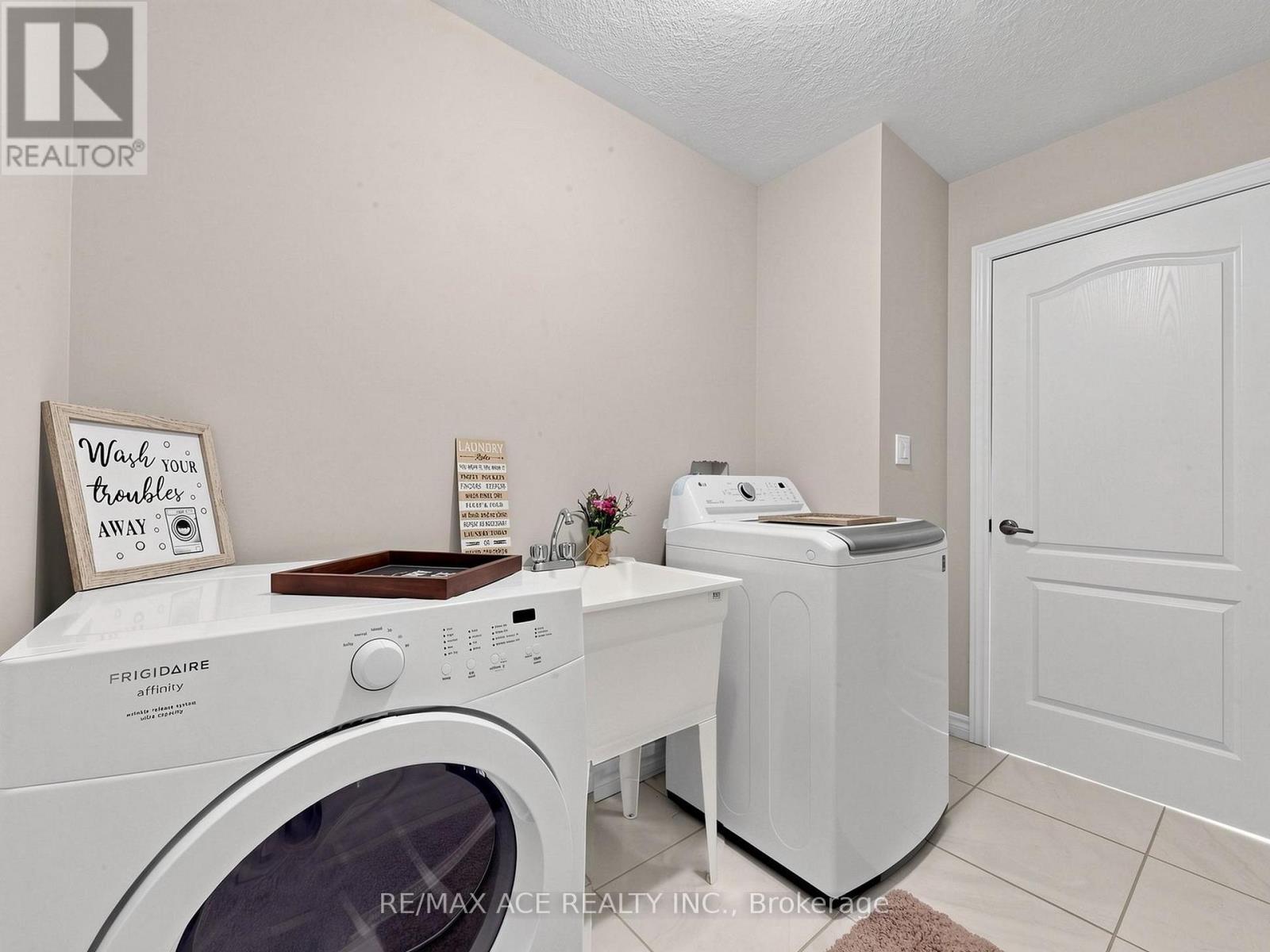 1816 Cedarpark Drive, London North, Ontario  N5X 0C7 - Photo 43 - X13166472
