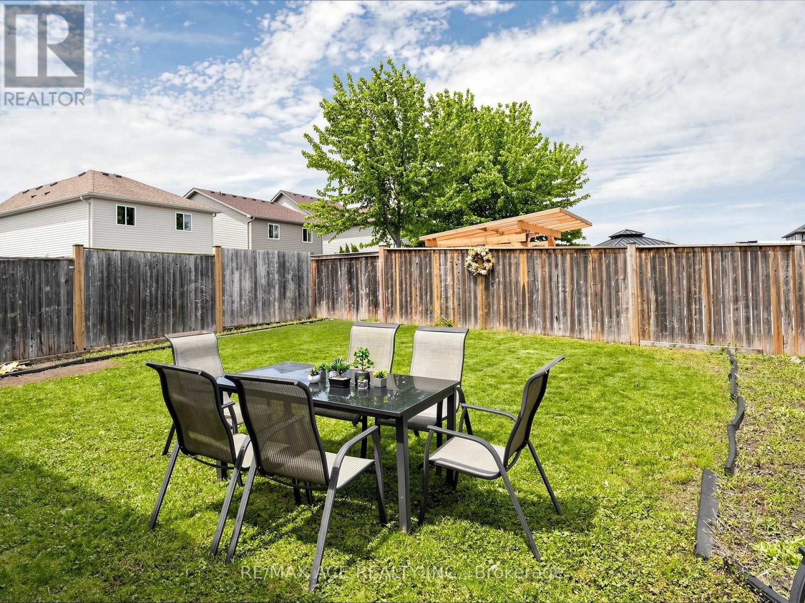1816 Cedarpark Drive, London North, Ontario  N5X 0C7 - Photo 47 - X13166472