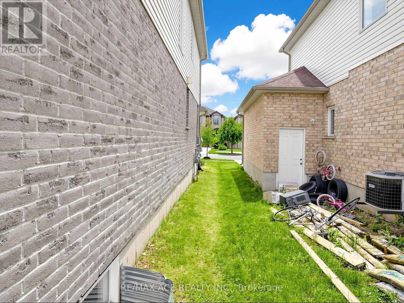 1816 Cedarpark Drive, London North, Ontario  N5X 0C7 - Photo 50 - X13166472