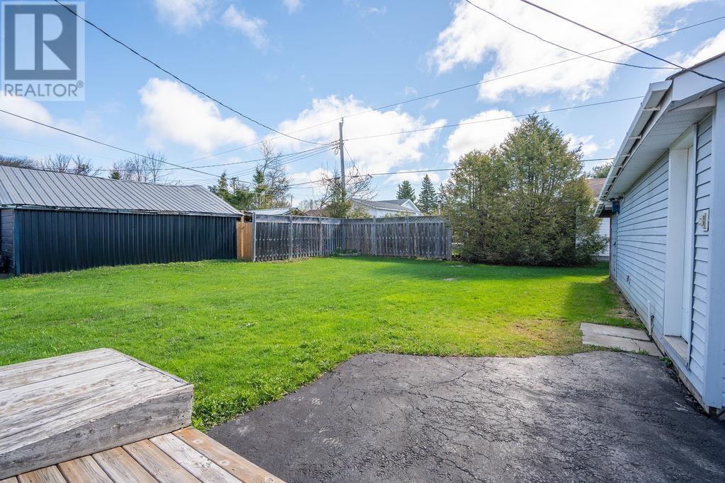 124 Albion St, Sault Ste. Marie, Ontario  P6B 5E1 - Photo 10 - SM261093