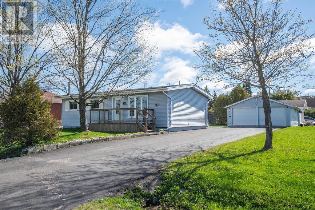 124 Albion St, Sault Ste. Marie, Ontario  P6B 5E1 - Photo 1 - SM261093