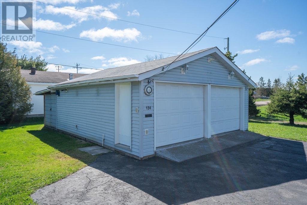 124 Albion St, Sault Ste. Marie, Ontario  P6B 5E1 - Photo 5 - SM261093