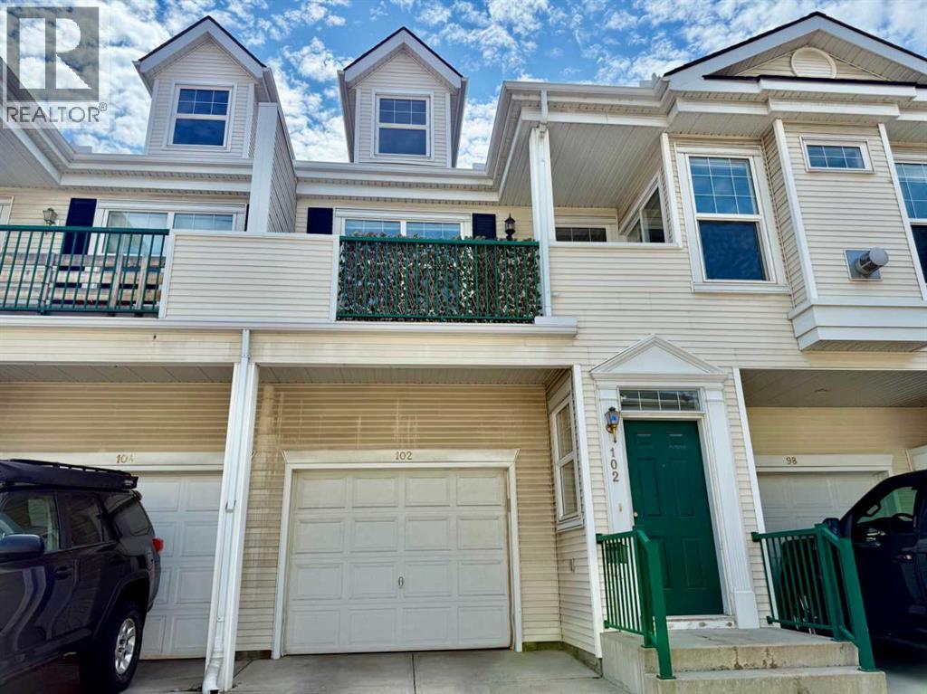 102 Prestwick Gardens SE, Calgary, Alberta