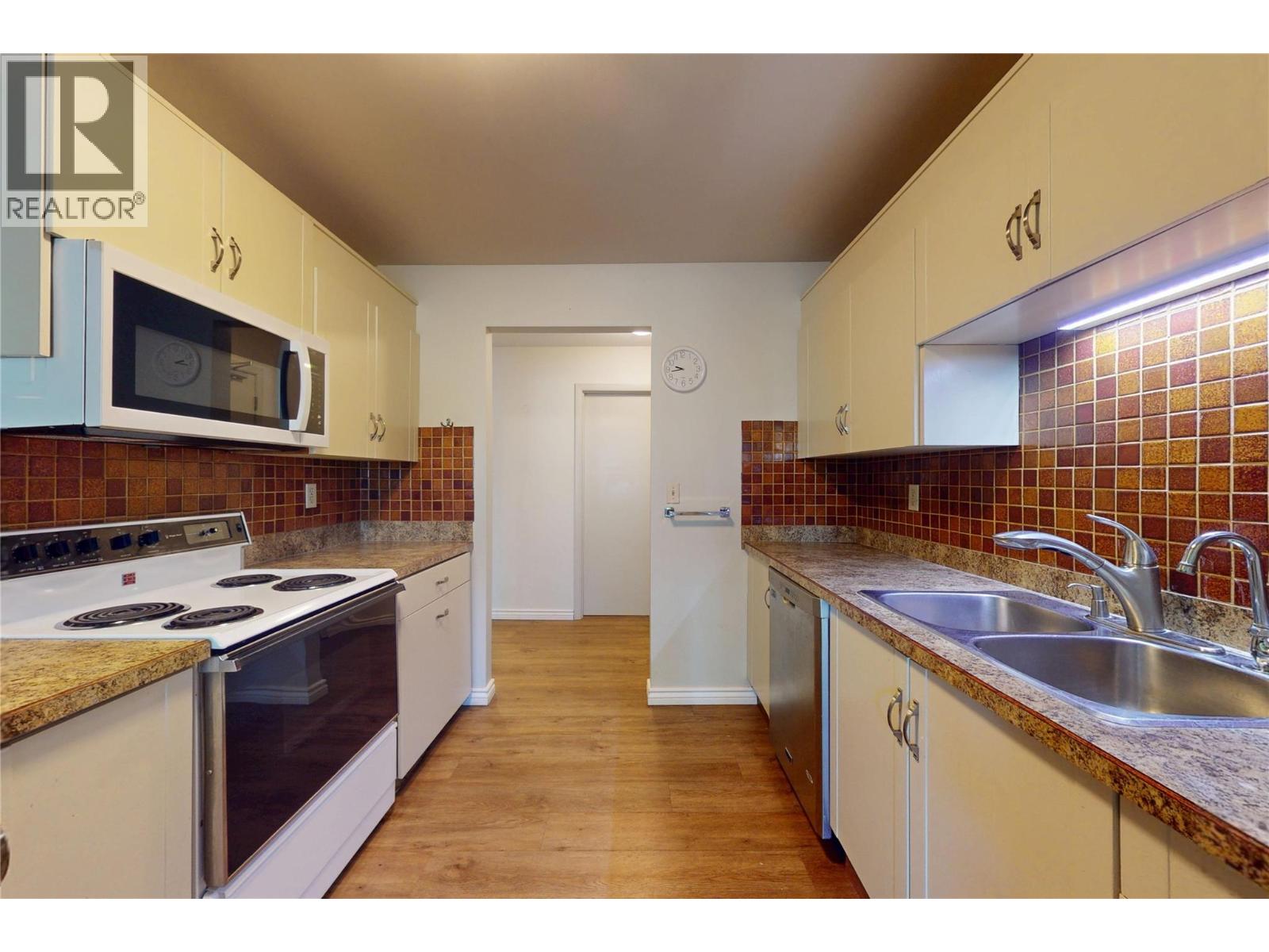1075 Bernard Avenue Unit# 114, Kelowna, British Columbia  V1Y 6P7 - Photo 10 - 10366905