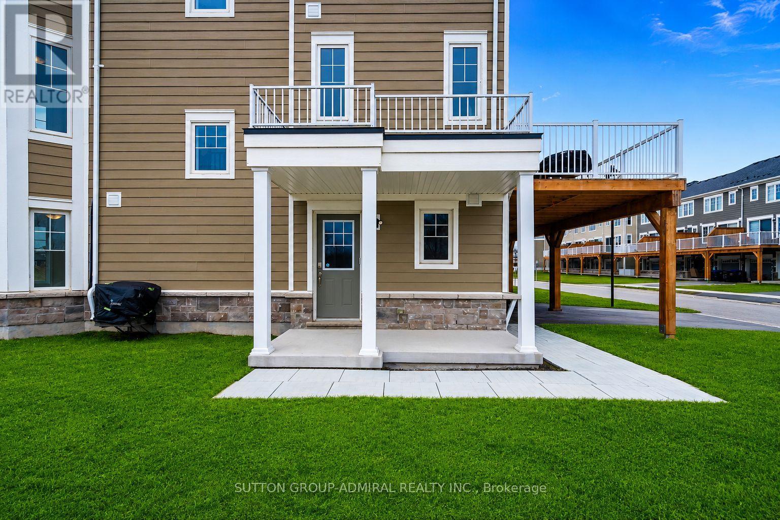 83 Shelburne Avenue, Wasaga Beach, Ontario  L9Z 0L2 - Photo 2 - S12986156