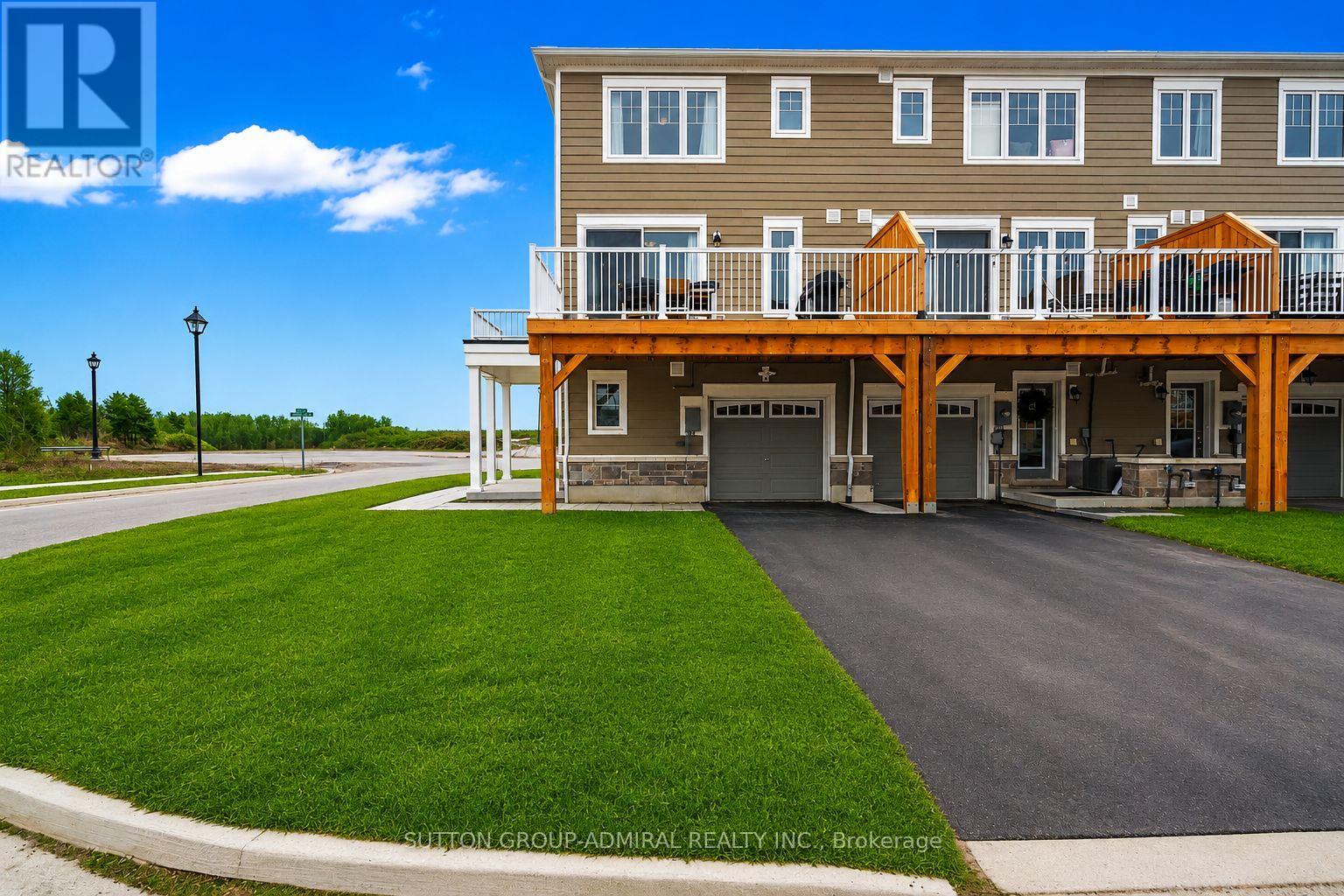 83 Shelburne Avenue, Wasaga Beach, Ontario  L9Z 0L2 - Photo 4 - S12986156