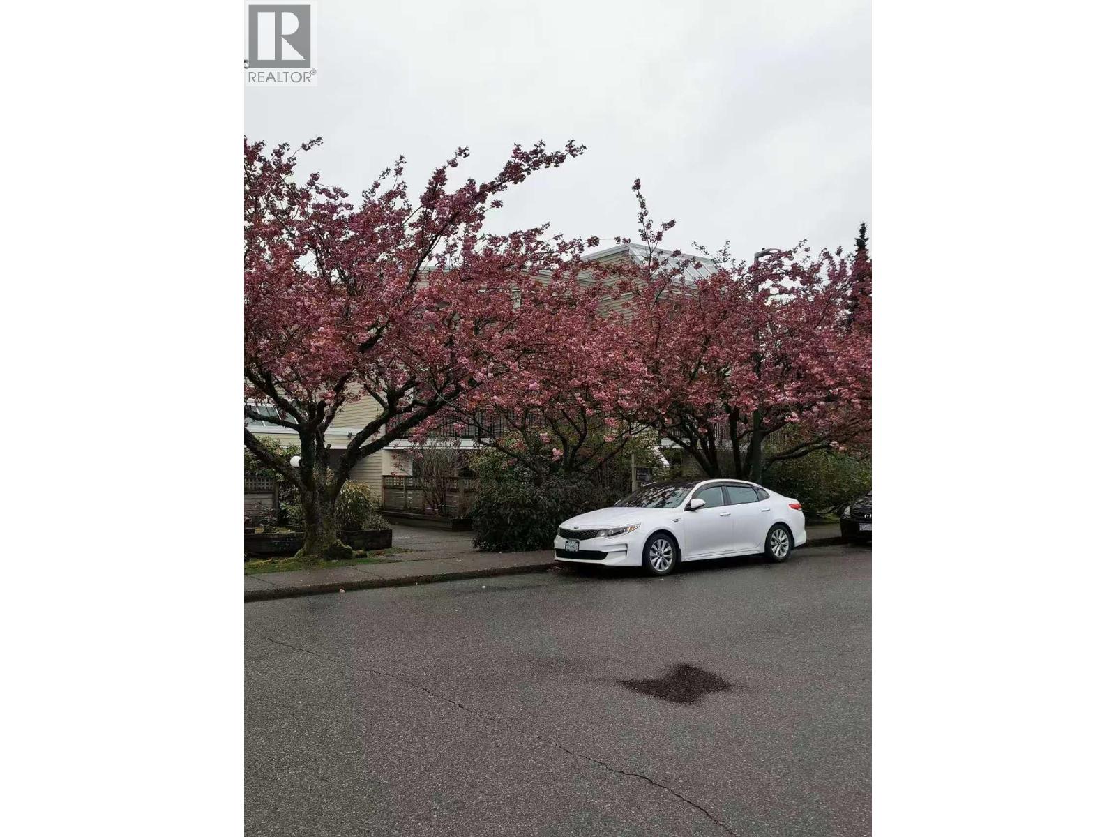 1050 Howie Avenue, Coquitlam, British Columbia  V3J 1T6 - Photo 13 - R3127187
